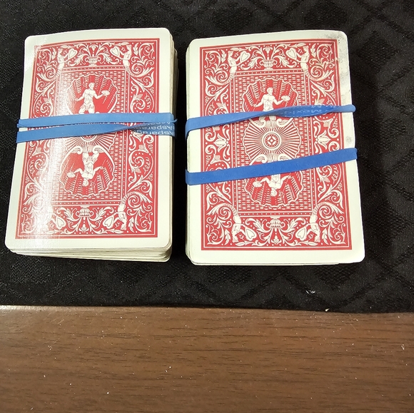 Canasta Cards! Hoyle BIG Red Back Playing Cards. - Picture 2 of 2